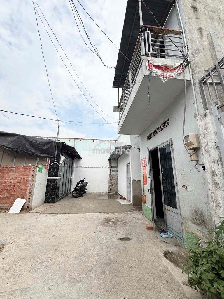Phòng 1 lầu ngay sau thpt võ trường toản q12 - 2