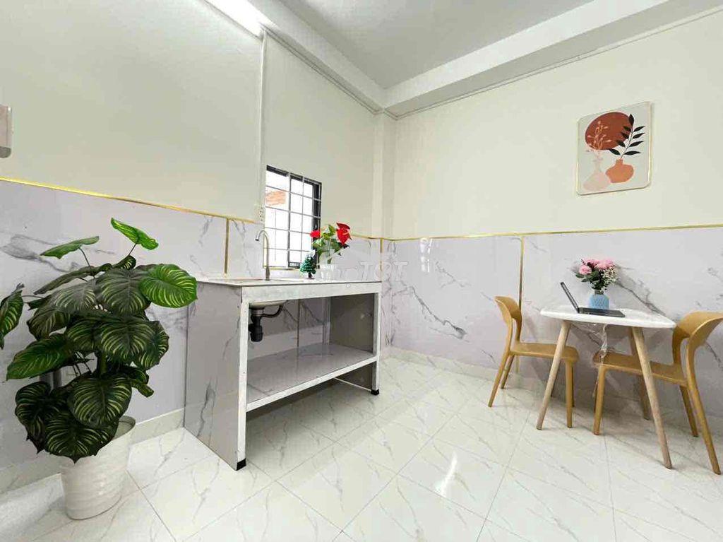 PHÒNG MỚI XÂY BANCON CỬA SỔ TRỜI - MẶT TIỀN 192C BÌNH THỚI - 2