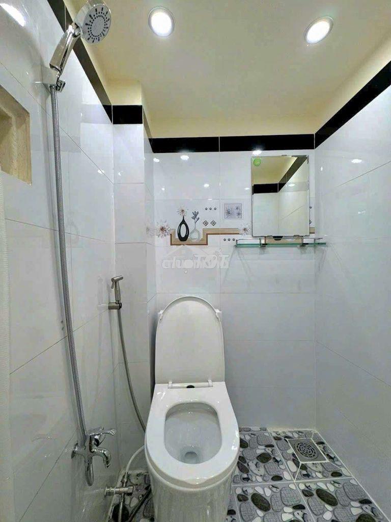Cho thuê nha 525/10 huỳnh văn bánh phường 13  phú nhuận  100 mét  - 4