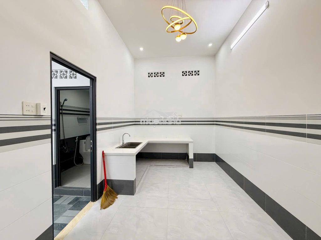 Bán gấp căn nhà mới gần bv xuyên á - củ chi, 105m2, giá 895 triệu, shr - 4