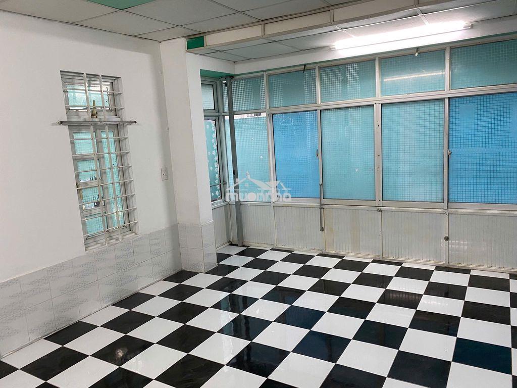 Nhà cho thuê hẻm xe hơi  888/67 - 3