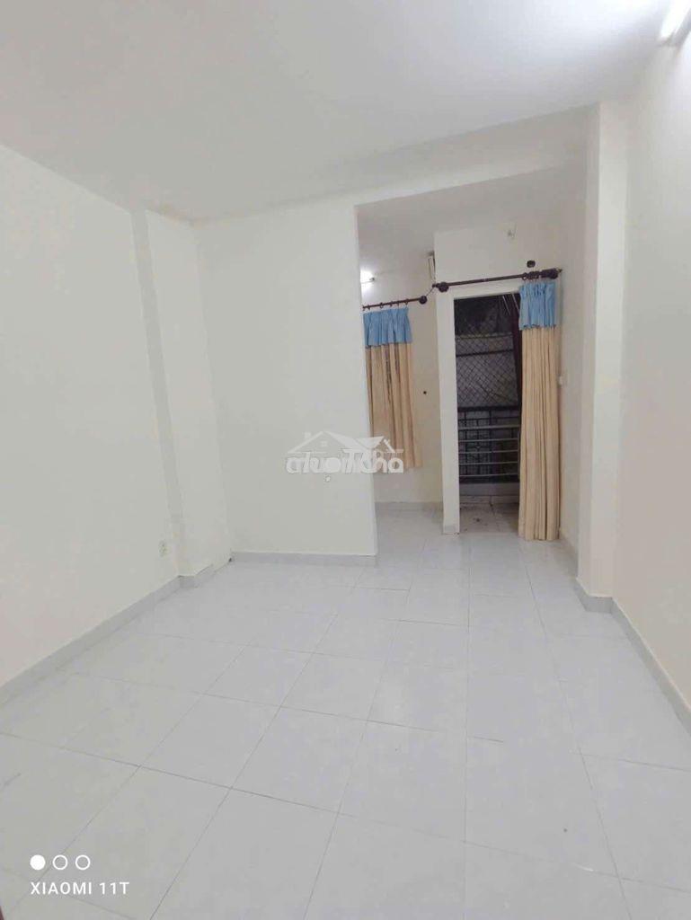 Bán nhà siêu hiếm 2 tầng gần mặt tiền đường - 4