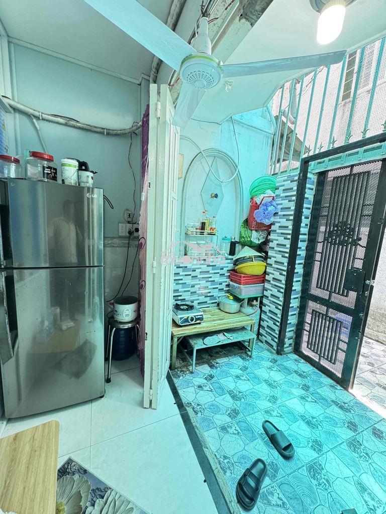 Giá 1tỷ8 - bán nhà - quận 4 – đường bến vân đồn - dt 31 m2 (3.1 x 10m - 2