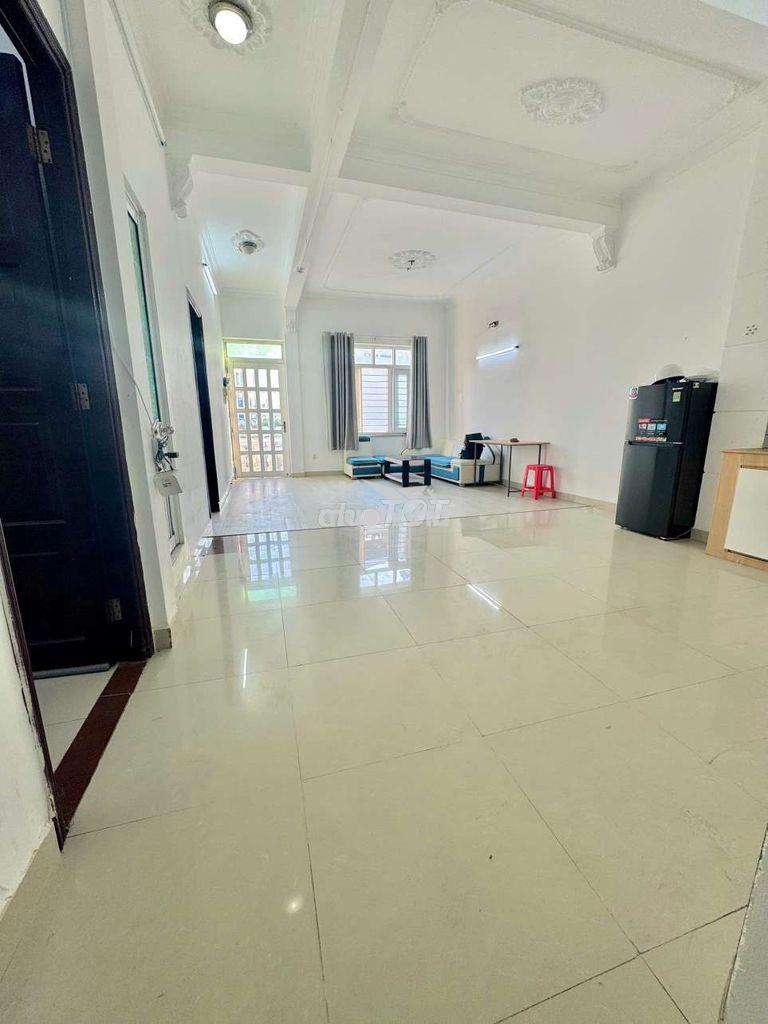 Căn hộ 2pn2wc bạn côngrộng gần 100m² full nội thất thang máy gần uth