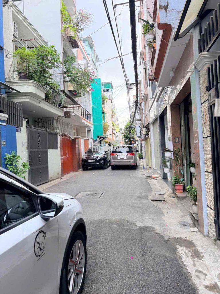 Giảm giá cho căn 4m x 18m vuông. đường hẻm ô tô xe hơi, phan xích long