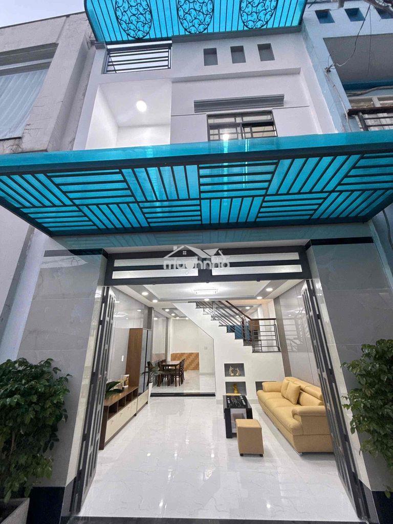 Nhà apđ – cách ql1a chỉ 200m – hẻm ô tô tới cửa- gần dh ng tất thành