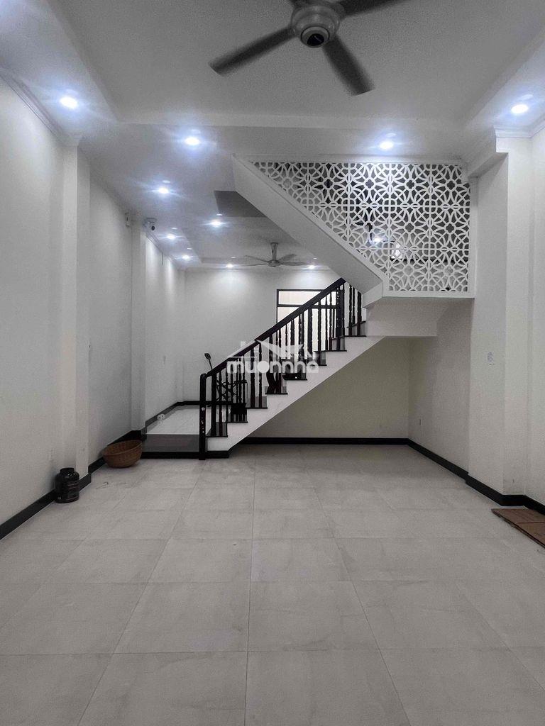 Cho thuê nhà mới hxt rộng rãi - 3