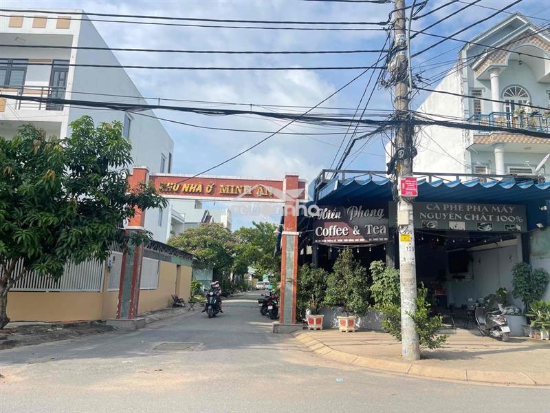 Nhà 2 tầng-khu đất 10x18m vừa ở vừa cho thuê nhà c4-phân 2 lô sinh lơi
