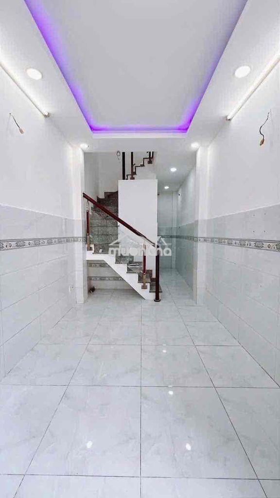 Bán nhà 3 tầng hẻm rộng trên đường bến vân đồn - 2