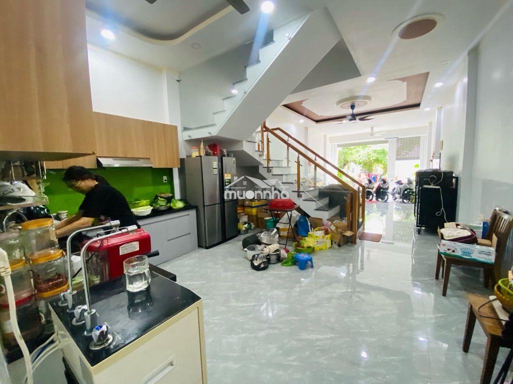 Nhà 3 tầng dt 94m2 full tc  ngay lê hồng phong dĩ an giá chỉ nhỉnh 5ty - 4