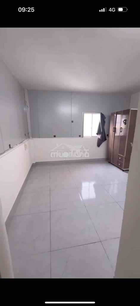 Cho thuê chdv thống nhất p10 gv - cửa sổ - 3