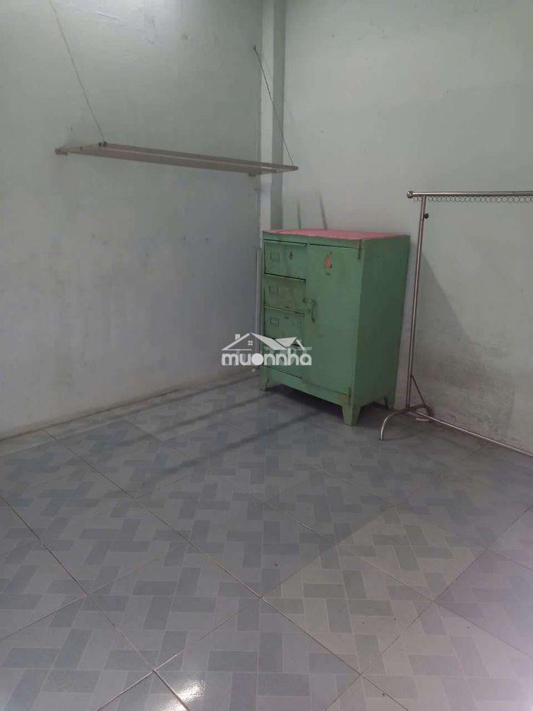 Phòng 12m2, thoáng mát, giờ giấc tự do