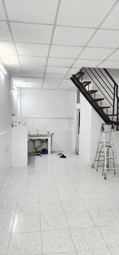 Nhà thuê bùi thế mỹ. quận tân bình (2pn, 1wc). dtsd 80m2