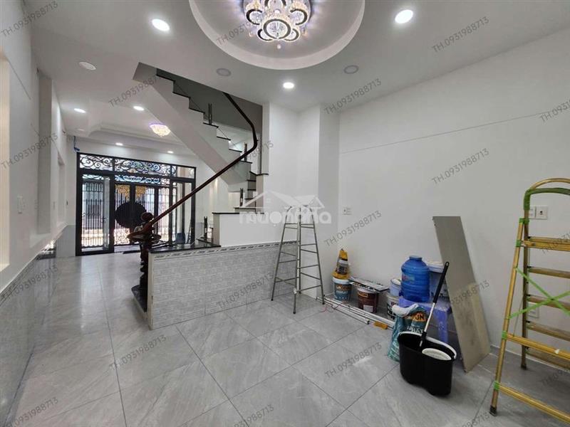 Cho thuê nhà 3 tầng  mới gần chợ thủ đức p. trường thọ củ. 4pn/4wc