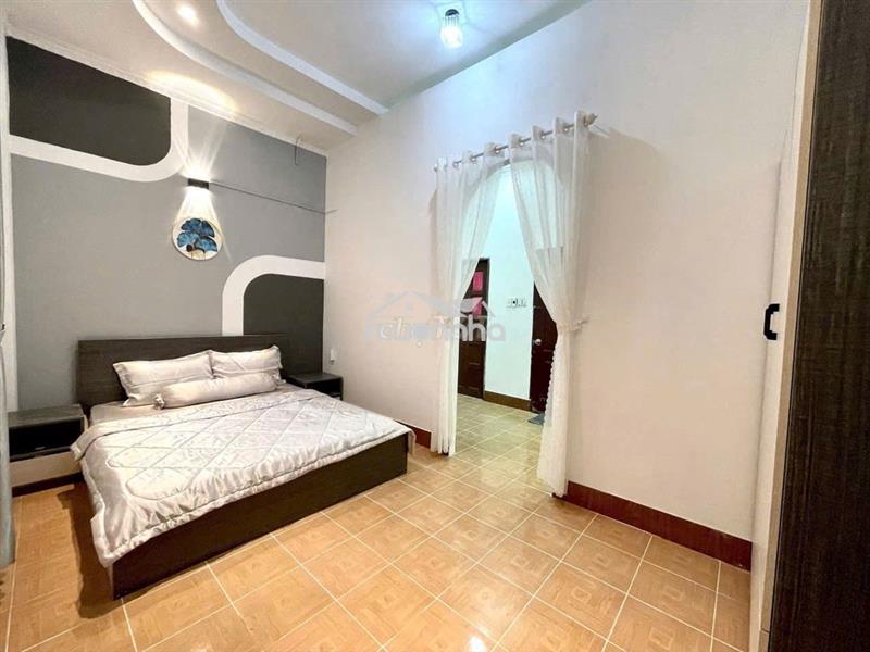 1 pn tách bếp, rộng rãi, cửa sổ trời, mt đặng văn ngữ