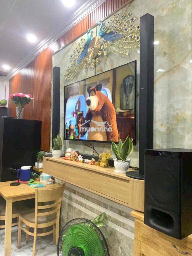 Tôi bán nhà 53 m2, sổ hồng,1 trệt.1 lầu. sát hẽm ôtô,tuyệt đẹp. quận 7