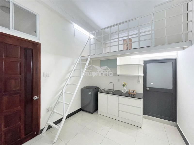 Phòng mới full nội thất khu etown cộng hoà. máy giặt riêng. ko phí dv