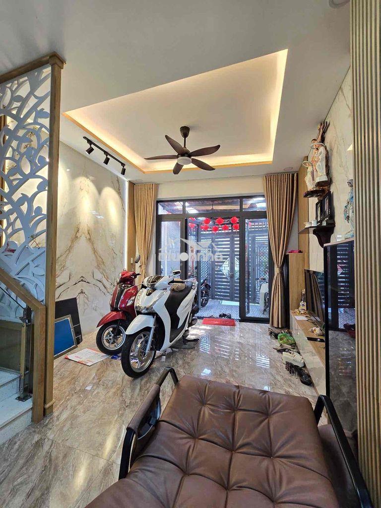 Hẻm ô tô 1/ lê lợi- ngay đh công nghiệp- 3 tầng.