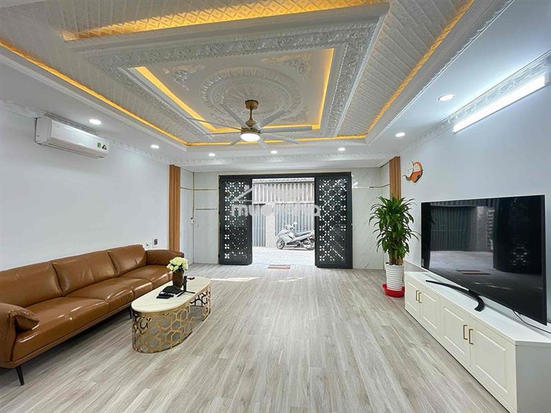 Ngang lớn 5.5x10 3tầng 4pn full nội thất huỳnh tấn phát nhà bè 5,05 tỷ