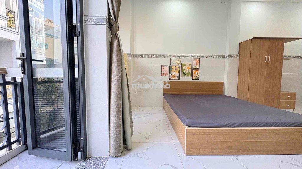 Về quê pass gấp phòng ban công 35m2 full nt ngay đoàn văn bơ giáp q1 - 3