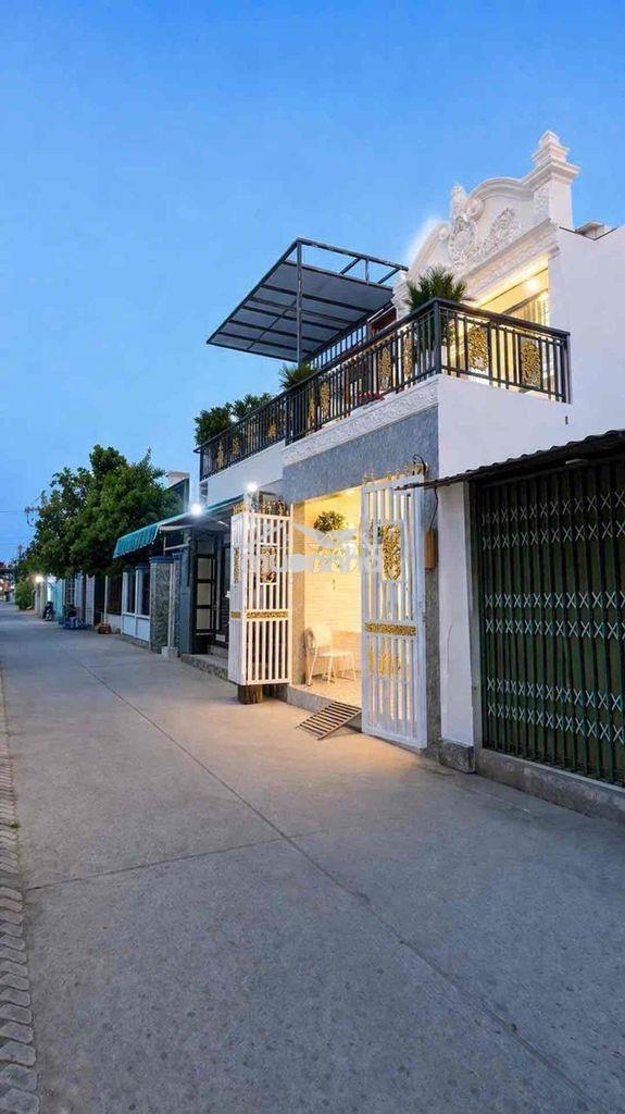 2.75 tỷ có nhà đẹp 2 tầng 4x17m full nt ngay huỳnh tấn phát hẻm ô tô