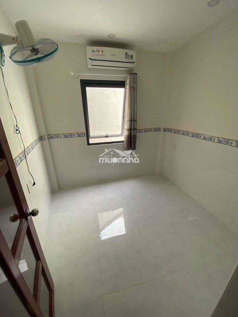Q4 cần cho thuê phòng 3tr đầu tháng 7 dọn vào