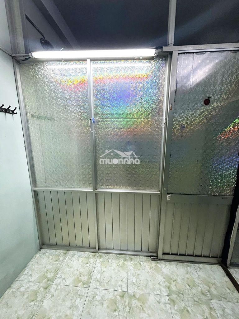 Cho thuê phòng nhỏ 1 ng,rẻ tiền gần q10,cọc ít - 2