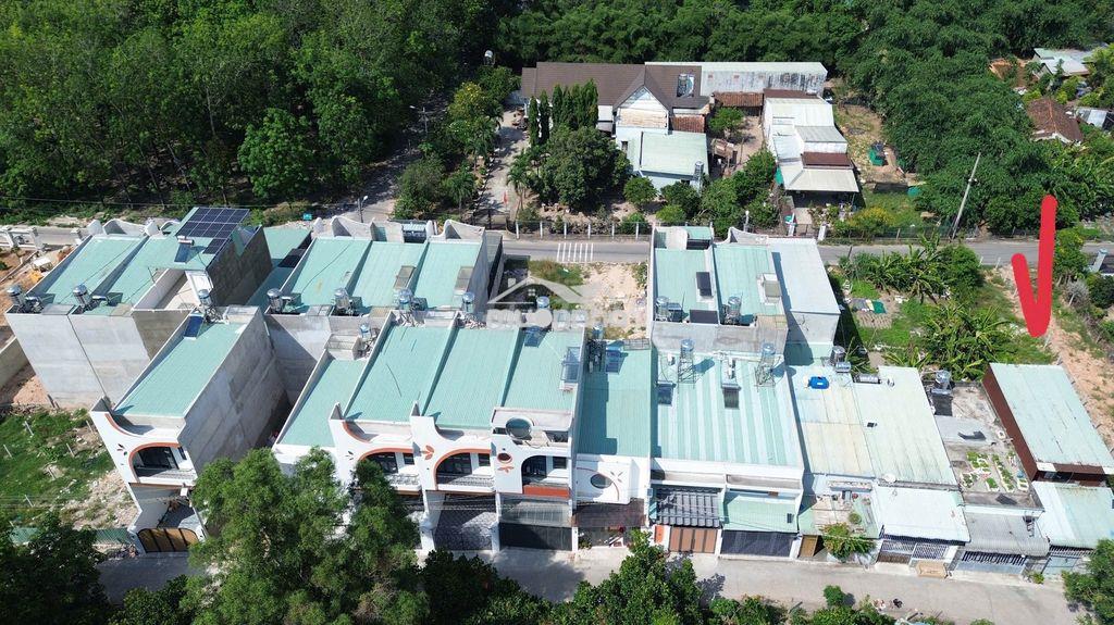Nhà 2 lầu ngay trường tiểu học định hoà đường nhựa 8m giá rẻ - 4