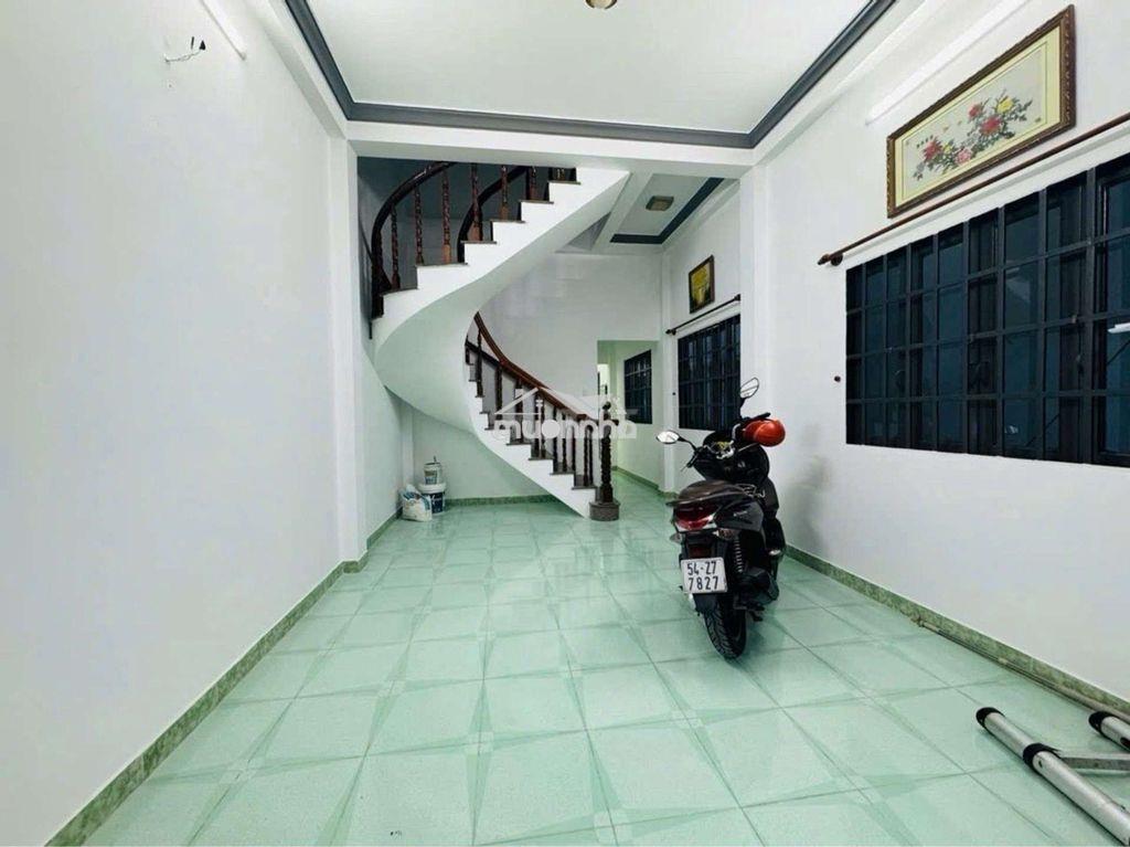 66m2- 4tỷ690- 20m ra mặt tiền huỳnh tấn phát q7- có phòng dưới trệt - 3