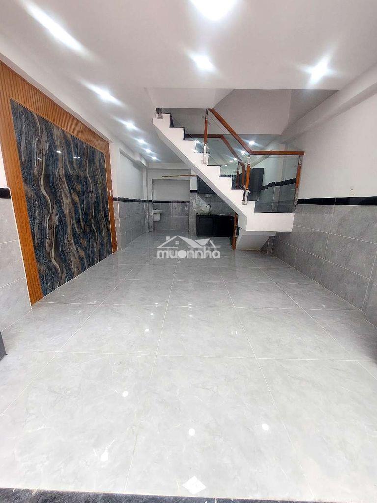 Sổ hồng 1trệt 2lầu,sân thượng - 2