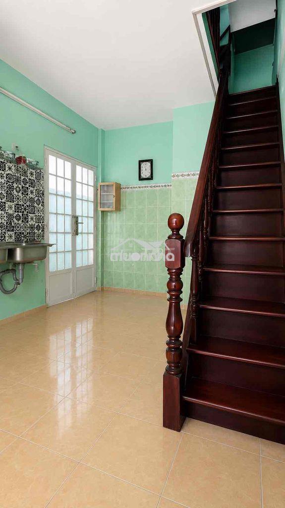 Nhà chính chủ p9 phú nhuận -3 tầng- 2pn- giá : 2,6 tỷ - 3,4 m x 4 - 2