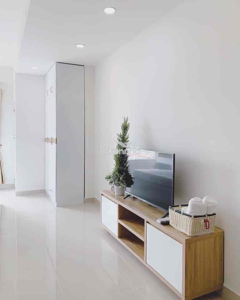 Cho thuê căn hộ sunrise cityview q7 lh : - 3