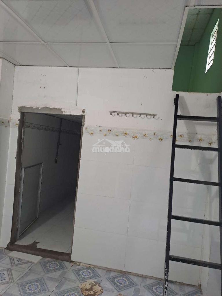Nhà cấp 4,1 trệt, 1 lầu (gác đúc giả lầu) gần cầu phú long, chợ đường - 3