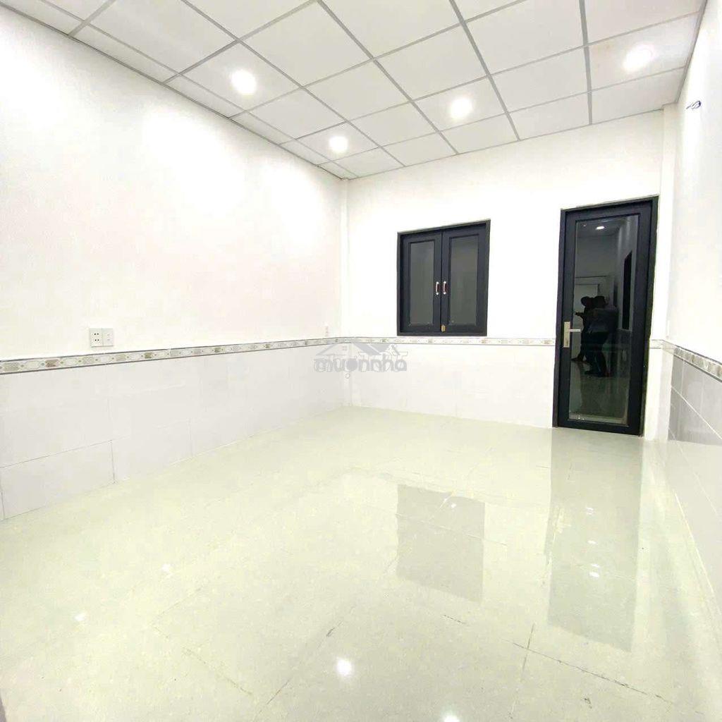 Nhà mới ban công tiện nghi chỉ hơn 4tr - 2