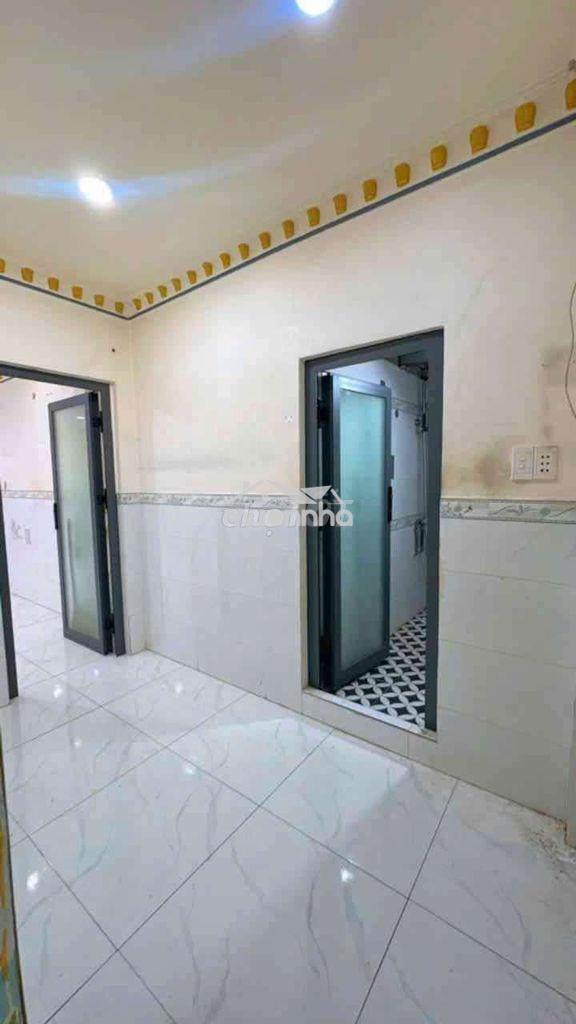 Bán nhà đường nguyễn duy, 4 phòng ngủ, ngang 4m, 70m2, chủ ngộp, quận8
