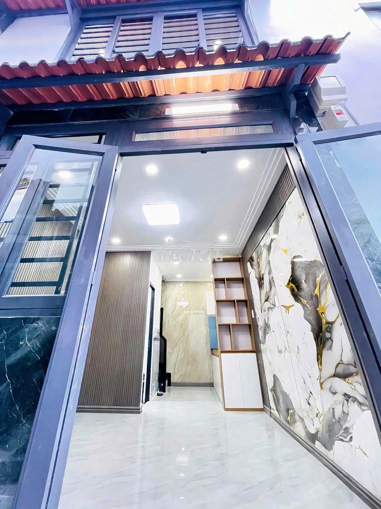 Nhà mới nguyễn ảnh thủ gần ngã 3 đông quang. giá 998tr còn tl