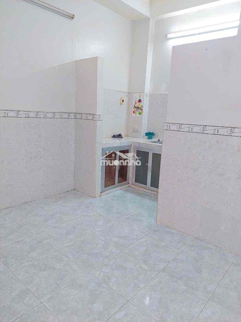 Cho thuê nhà nguyên căn đường nguyễn tất thành quận 4 - 3