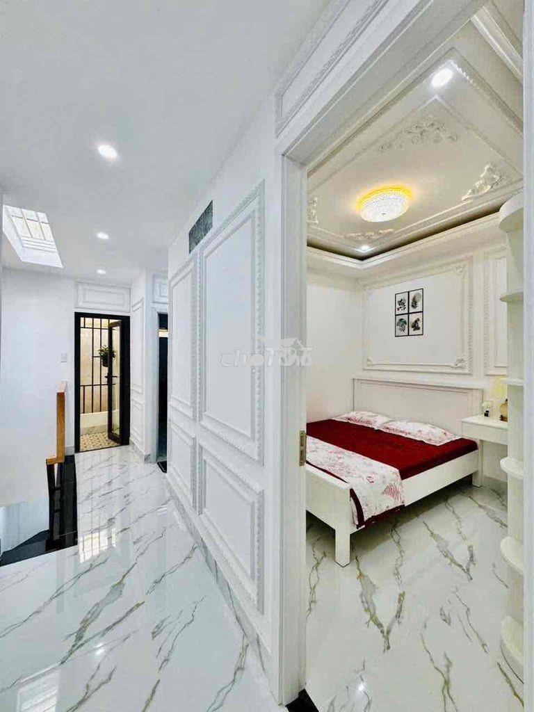 Tân cổ điển, nguyễn đình chính, 2 tầng(3pn) có 1pn trệt, sd: 80m2 - 4