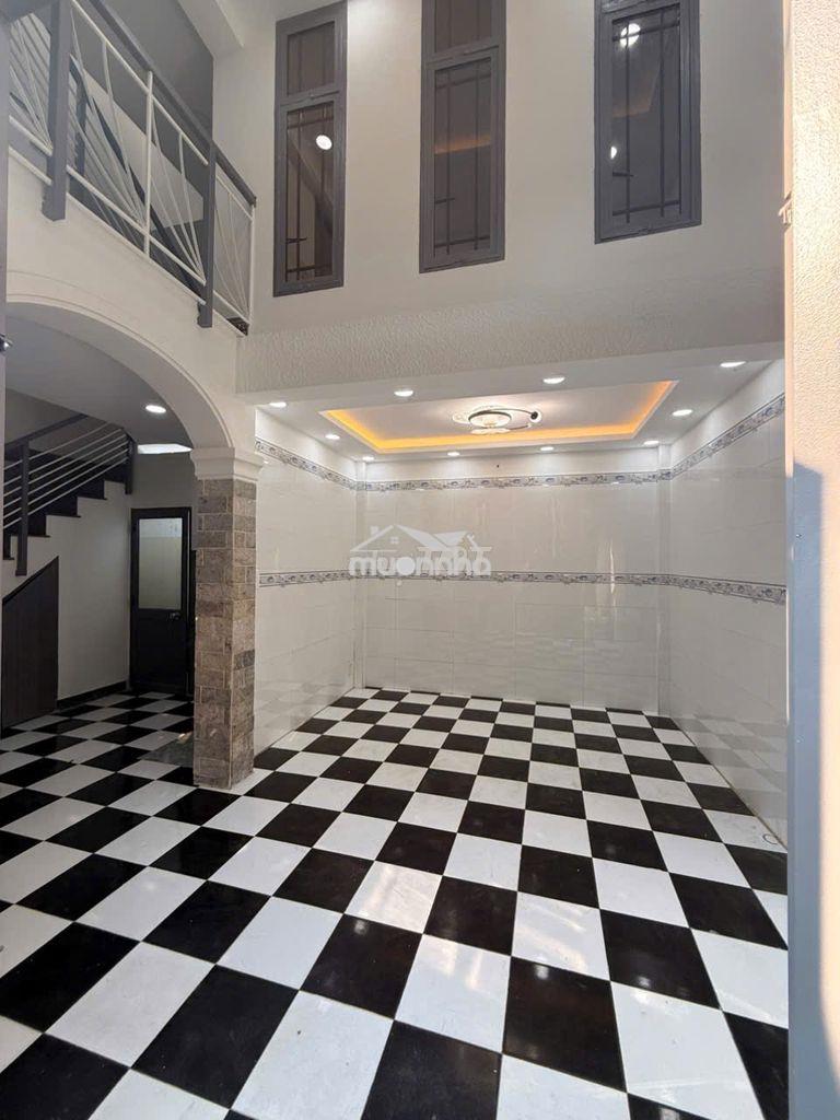 Cho thuê nhà phường tân sơn nhì 5 x 6 m đúc 2,5 lầu : 2 pn , 2 wc  - 2
