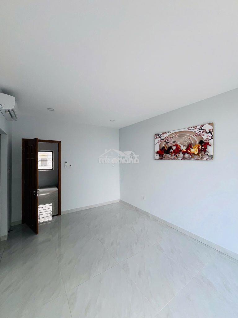 Bán căn nhà 75m2  (5x15m). view công viên + sát cổng chào số 3 - 4