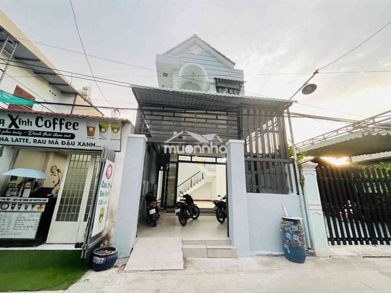 Nhà sổ hồng riêng gần ngã tư chiêu liêu dt 100m