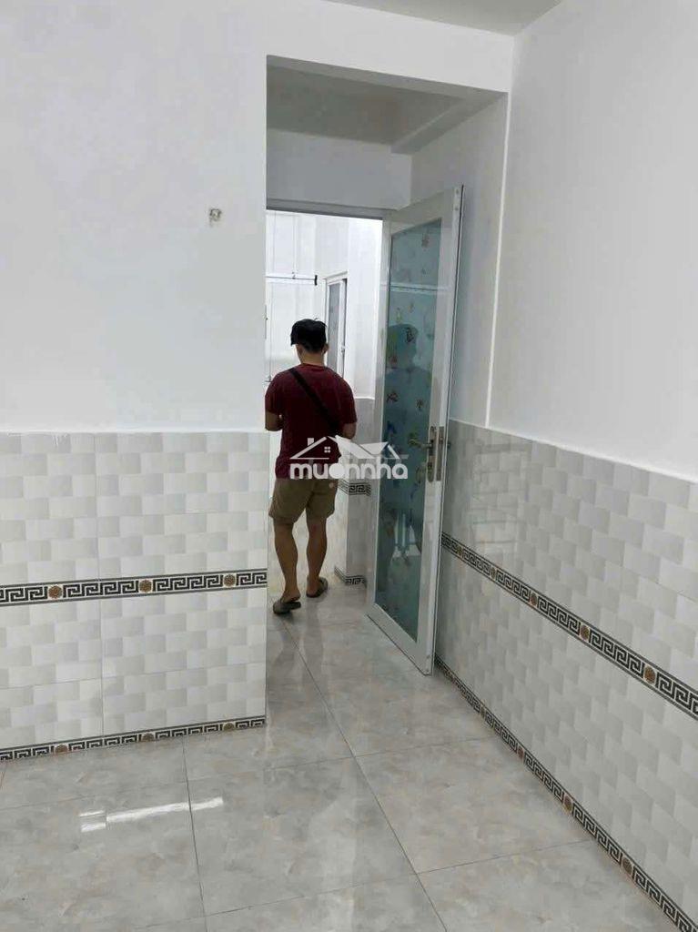 🏠🏠 Cho thuê nhà hẻm hồ thị kỷ gần hùng vương, q10
- 2