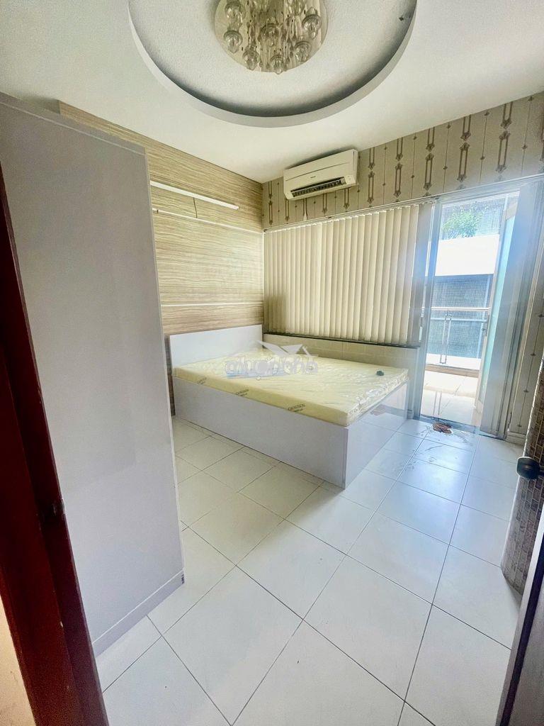 Cho thuê phòng studio ban công ngay q1,25m2. giá 5tr2