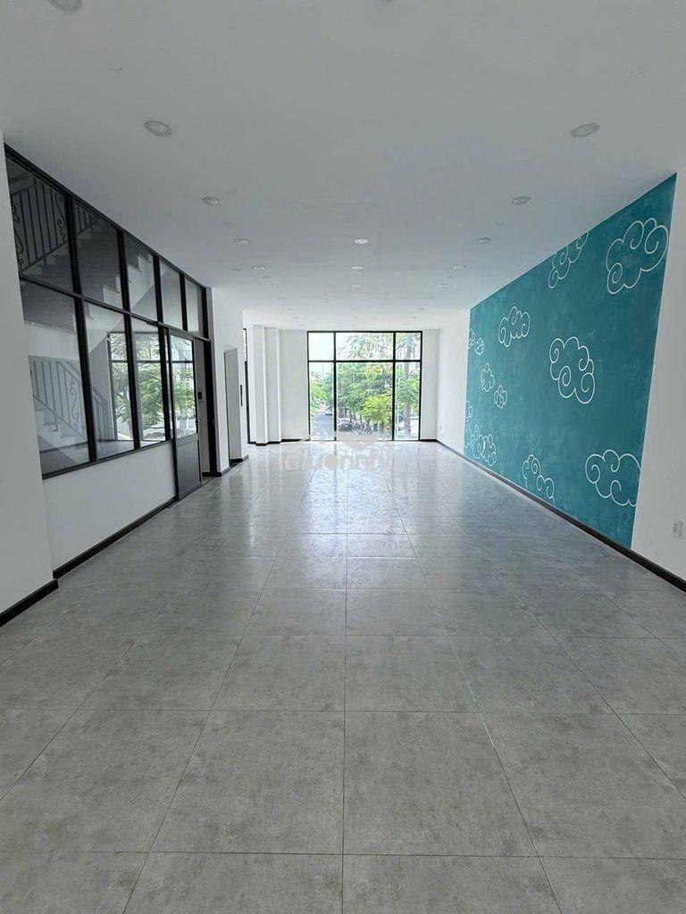 Cho thuê tầng 126m2 rộng thoáng tại khu nhà phố vinhomes grand park
