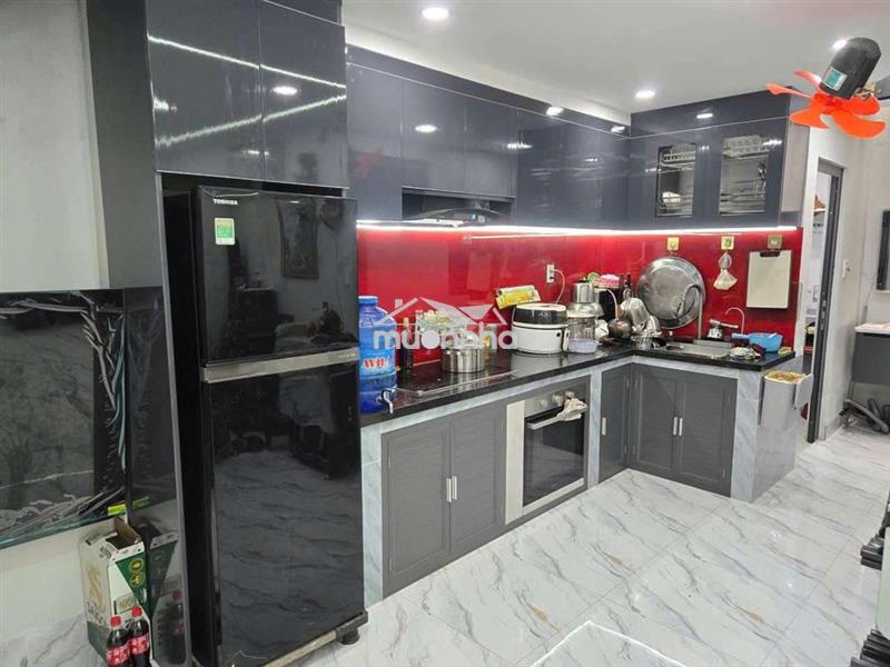 Nhà mới xây mới tinh có lầu 57,2m2 hẻm 147 nguyễn thi minh khai xe hơi