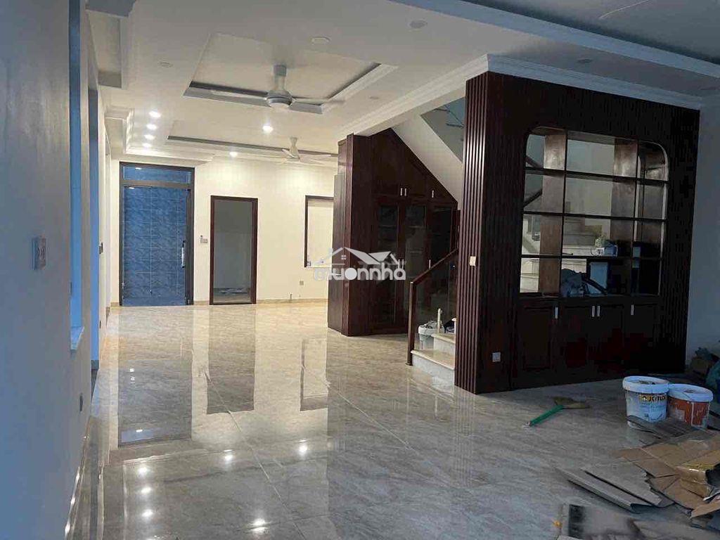 Biệt thự sân vườn siêu rộng rãi 250m2 đất 3 tầng 5 phòng gần l.phường - 2