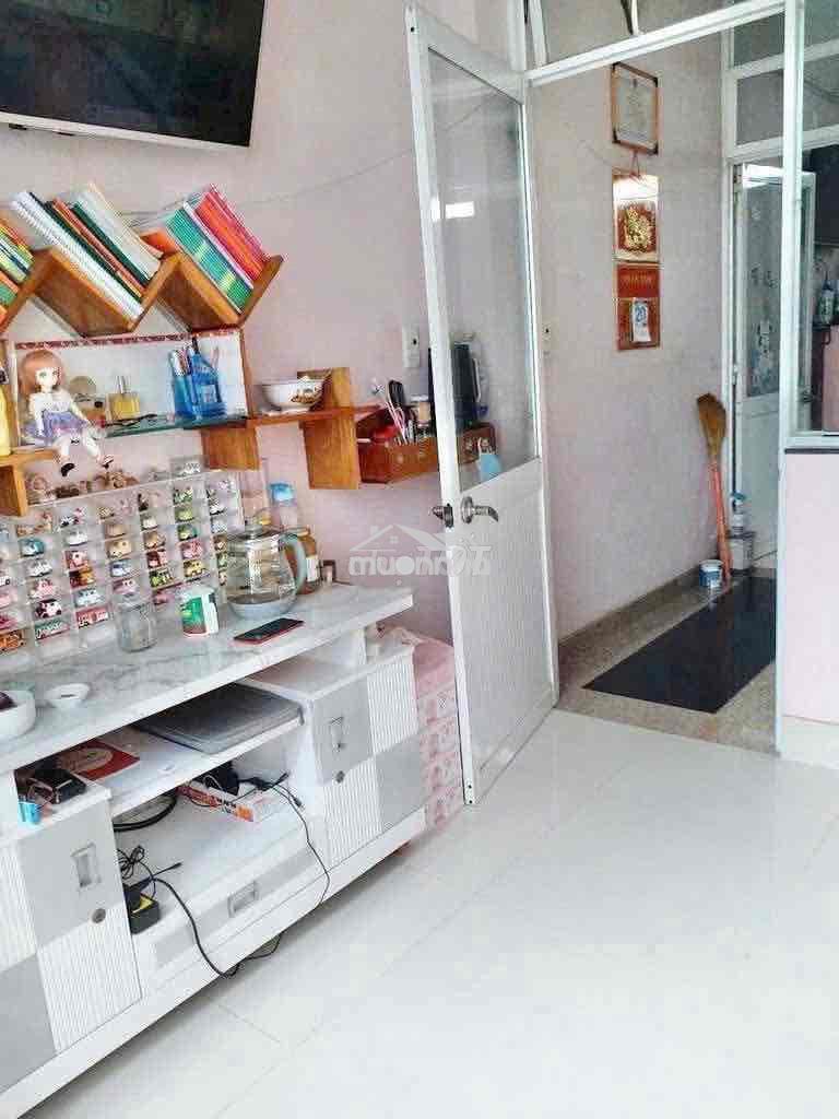 Nhà 3 phòng - 3