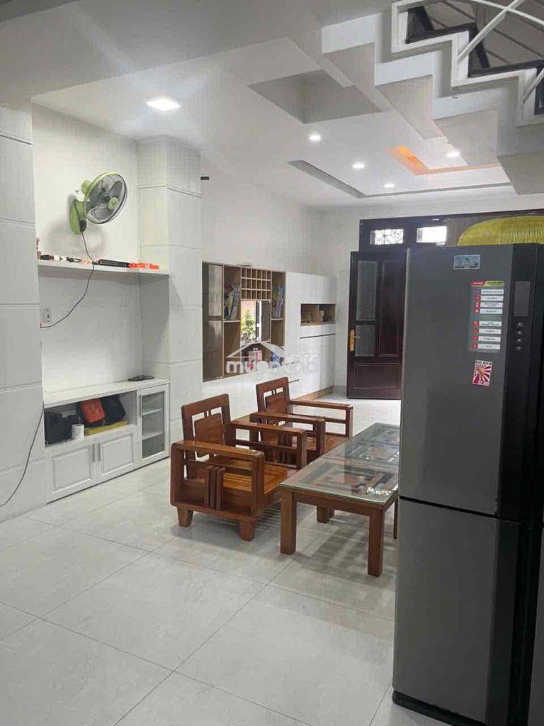 Cho thuê nhà mặt tiền 4pn, 5wc đường số lý phục man, q7 - trung tâm q7