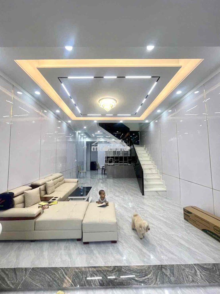 Nhà 1 trệt 2 lầu uyên hưng, tân uyên,có nội thất,sân xe hơi,đường 8m