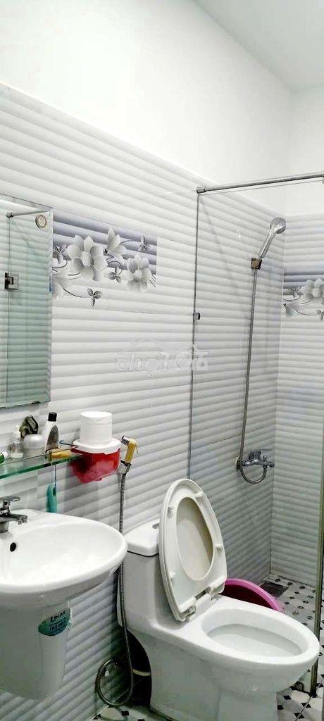 Bán nhà hẻm 6m, 4x12m 1 trệt 2 lầu 1 sân thượng trước sau, chính chủ  - 3